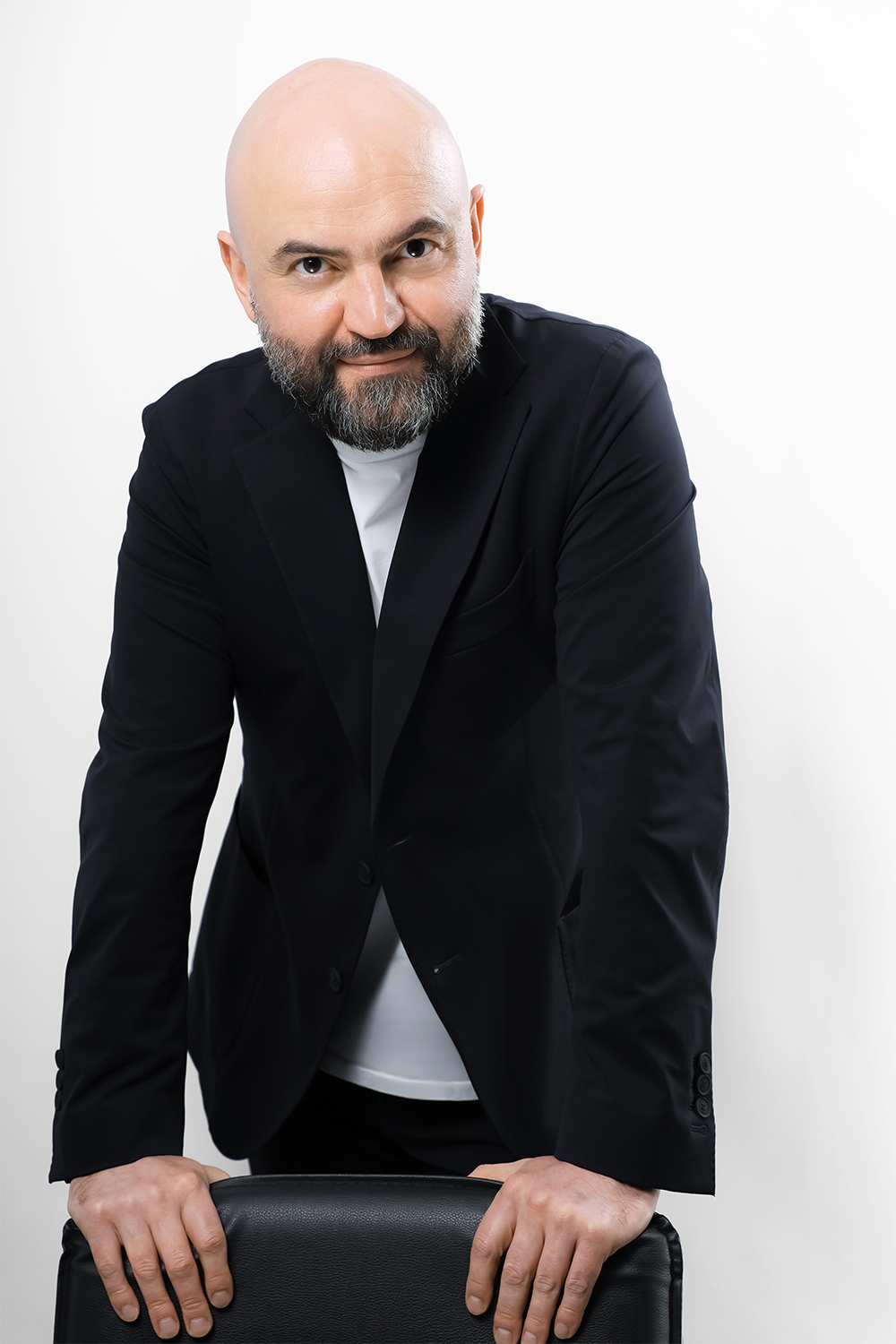 Михаил Серов